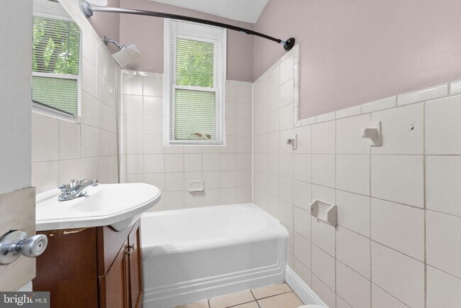Photo - 1617 F St NE