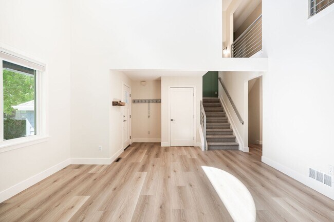 Photo - 5977 Scotswood Ct