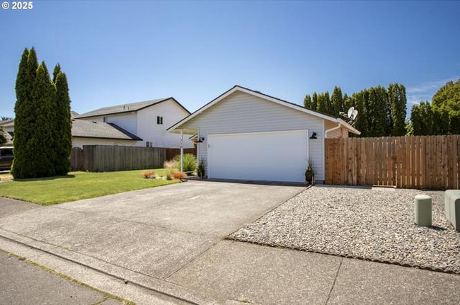 Photo - 718 SE 143rd Ave