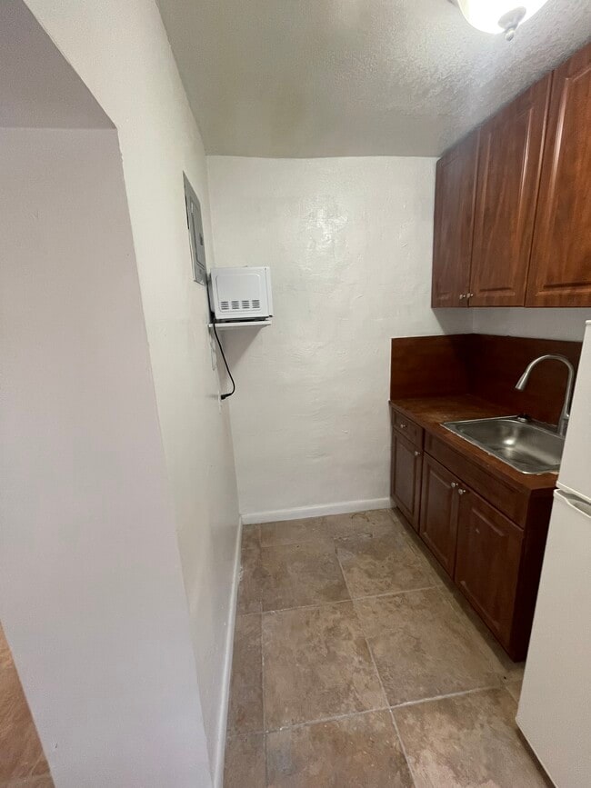 Photo - 419 E 8th Ave Unidad 2