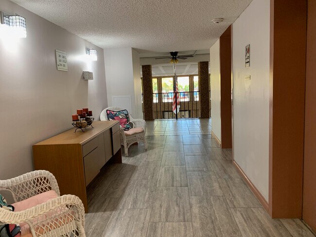 Photo - 9355 SW 8th St Unidad 202