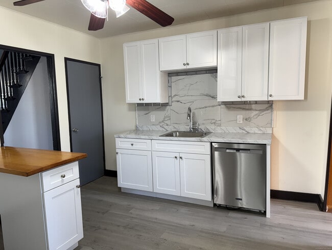 Photo - 15 Freestone Ave