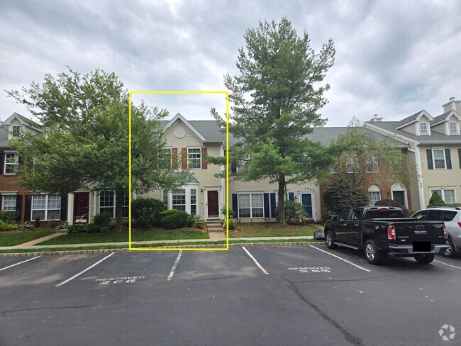 Building Photo - Everything you deserve: spacious, updated ... Rental
