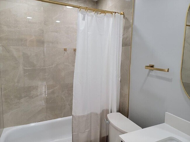 Photo - 1710 Queensbury Cir Unit 5853