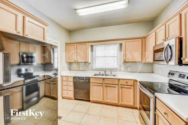 Photo - 329 Dulaine Cove