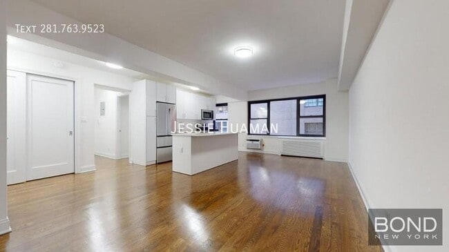 Photo - 157 W 57th St Unidad 10GH