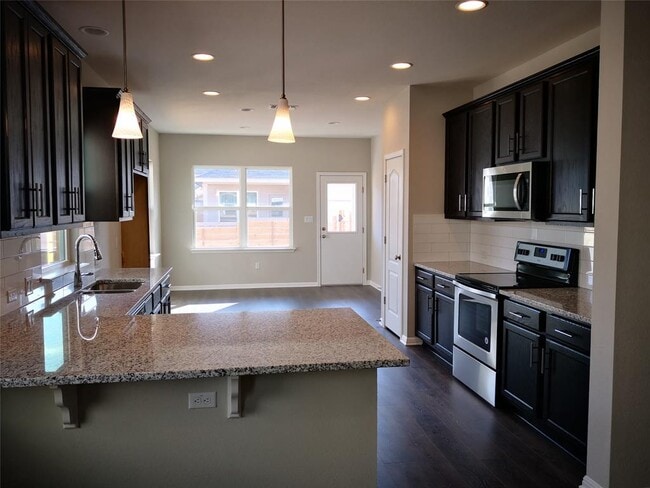 Photo - 723 Speckled Alder Dr