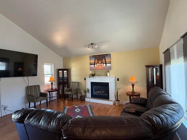 Photo - 2708 Rawahs Way