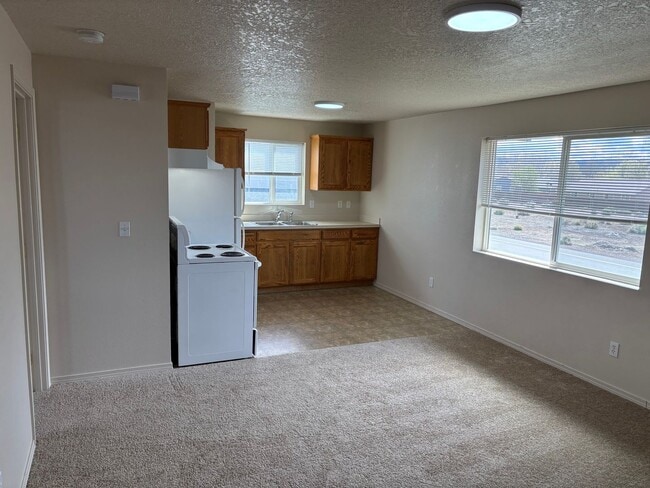 Photo - 2061-2061 NE Wolverine Loop Unidad 2065 Wolverine Loop