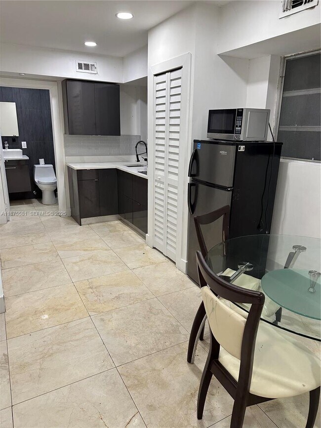 Photo - 1723 Jackson St Unit 2