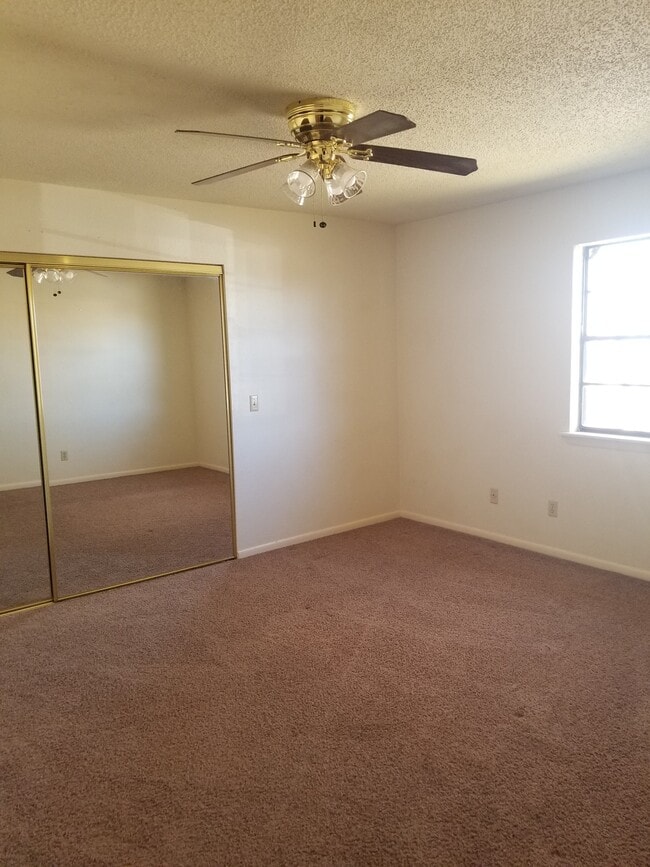 Photo - 3600 Hawthorne Dr