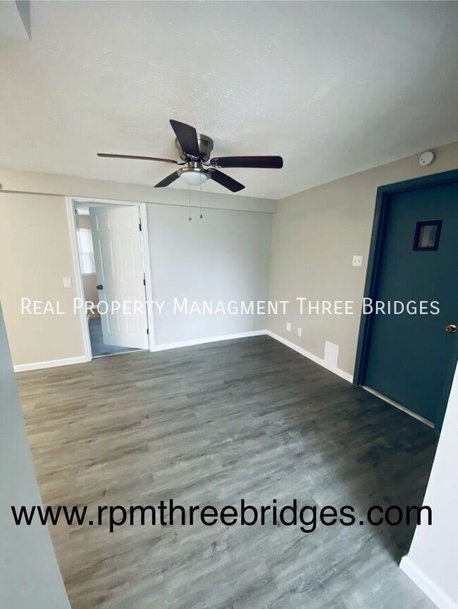 Photo - 28 Redwood Dr