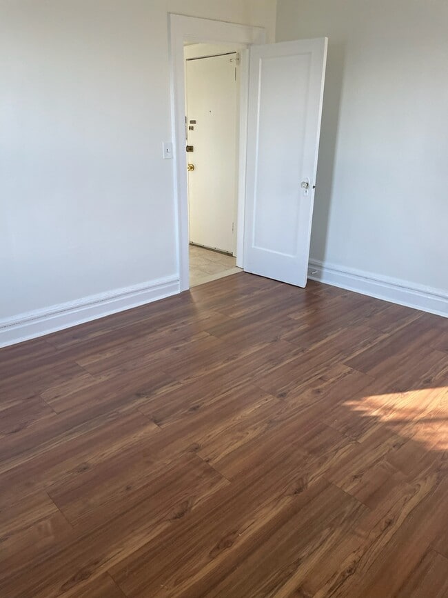 Photo - 38 Feiner Pl Unidad 1R