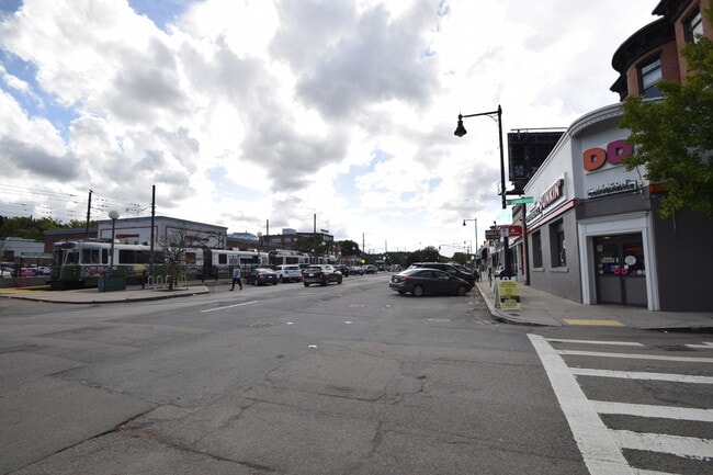 Photo - 1914 Beacon St Unit 1