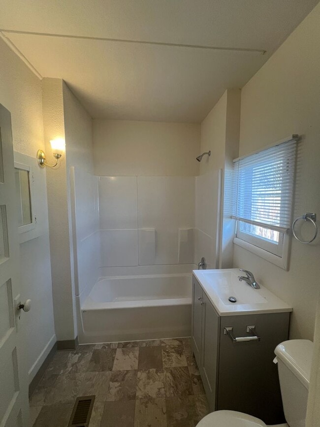 Photo - LH217 Unidad B