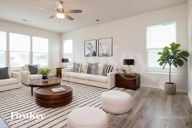 Photo - 604 Goldburn Wy