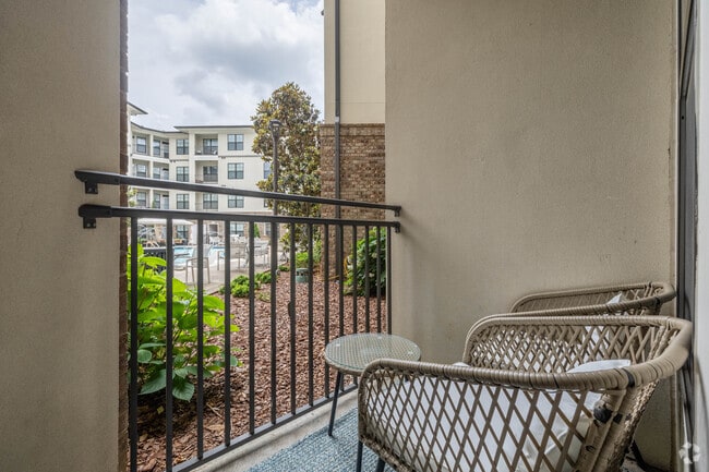 1BR, 1BA - The Concord - 675SF - Patio