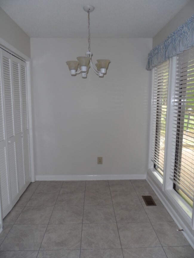 Photo - 4100 Five Oaks Dr