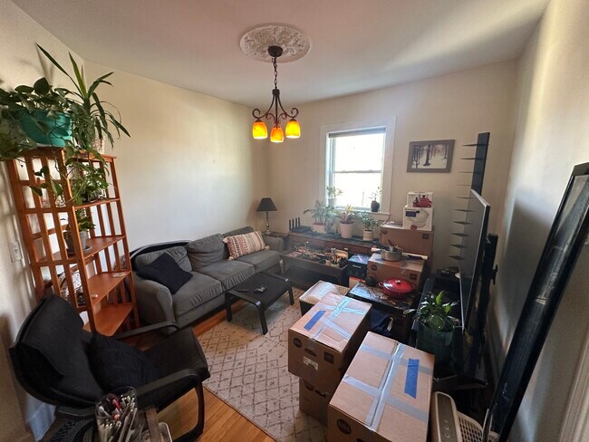 188 Lowell St Unidad 2