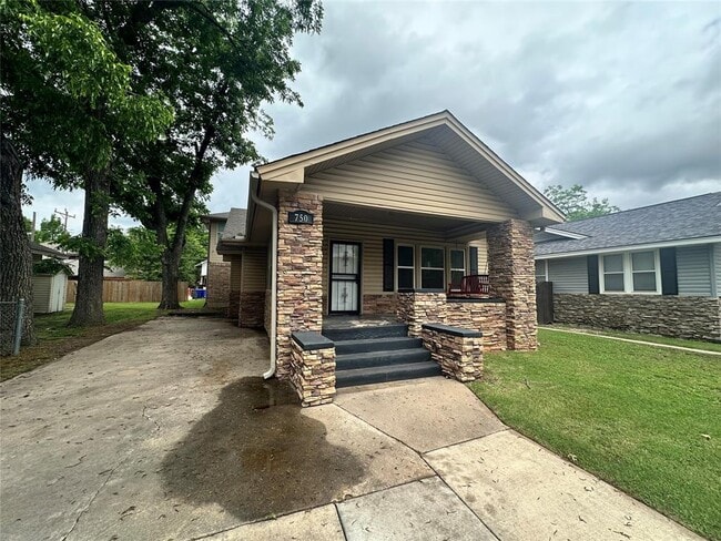 Photo - 750 Jenkins Ave