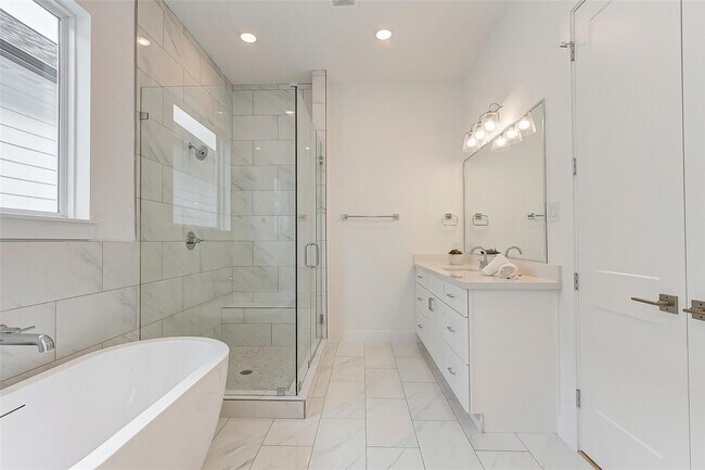 Photo - 7818 Janak Dr