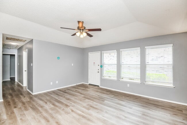 Photo - 2607 Whitehurst Dr