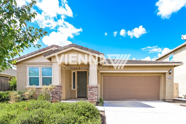 Building Photo - SINGLE STORY HOME IN ROSEVILLE!!!