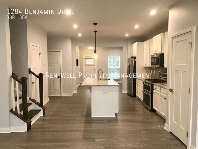 Photo - 1284 Benjamin Dr