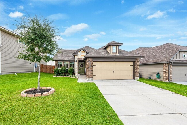 Photo - 155 Emery Oak Way