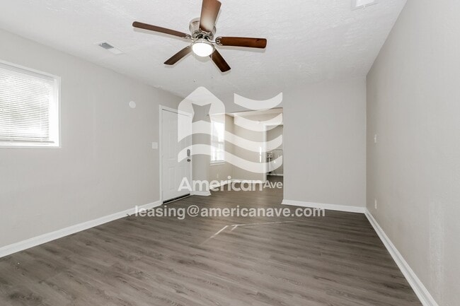 Photo - 2434 Pye Ave