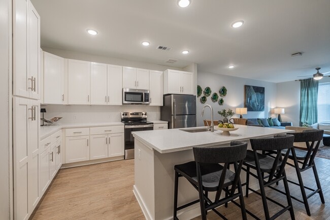 Photo - Madison Oaks