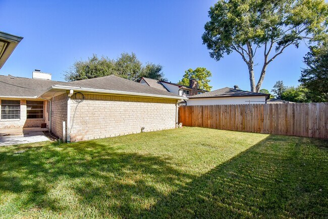 Photo - 2835 Pepperwood Dr