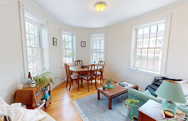 Photo - 5 Bishop Allen Dr Unidad 3