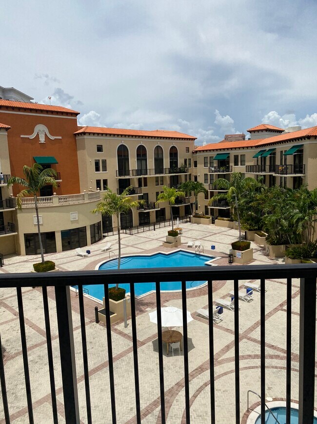 View from balcony - 55 Merrick Way Unidad 821