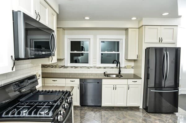 Building Photo - 614 River St Unit 2 Rental