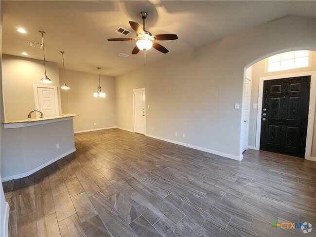 Building Photo - 1115 Creekside Orchard Rental