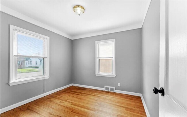 Photo - 14986 University St