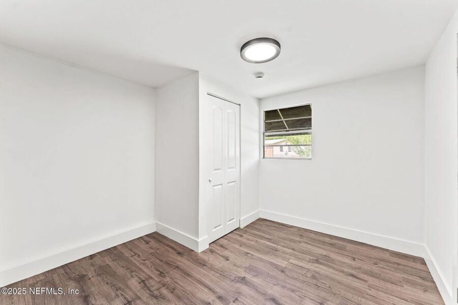 Photo - 2348 Sherrington St