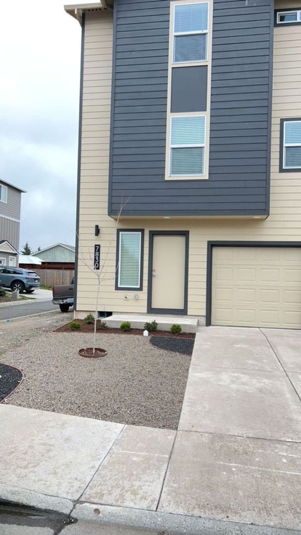 Photo - 3 Bedroom 2.5 Bath Townhouse