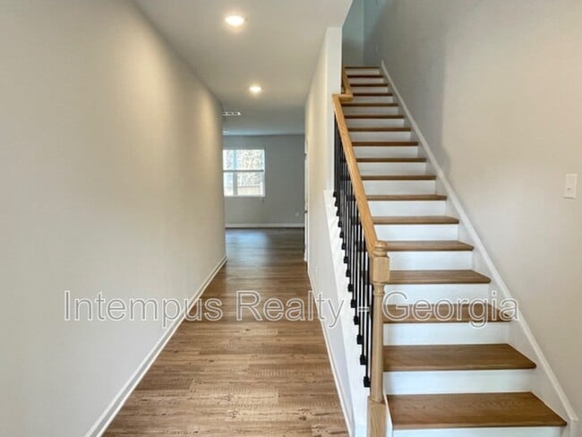 Photo - 693 Summerwood Ln