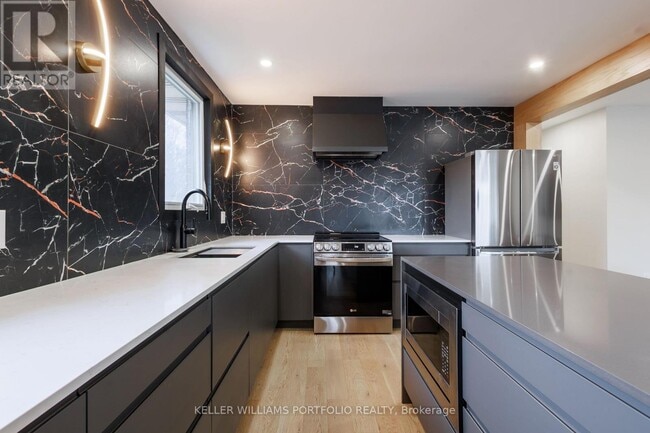 Photo - 33 Cog Hill Dr