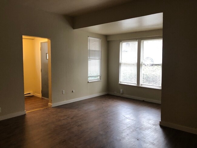 Photo - 415 NE Howard St