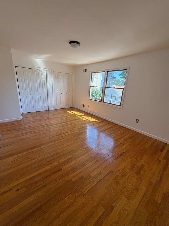 Building Photo - 1157 67th St Unit 2