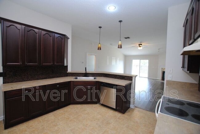 Photo - 116 Prince Phillip Dr