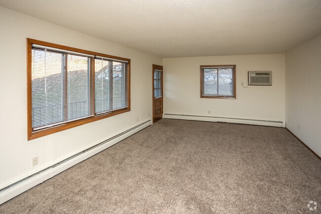 2BR, 1.5BA - 1,100SF - Living Area