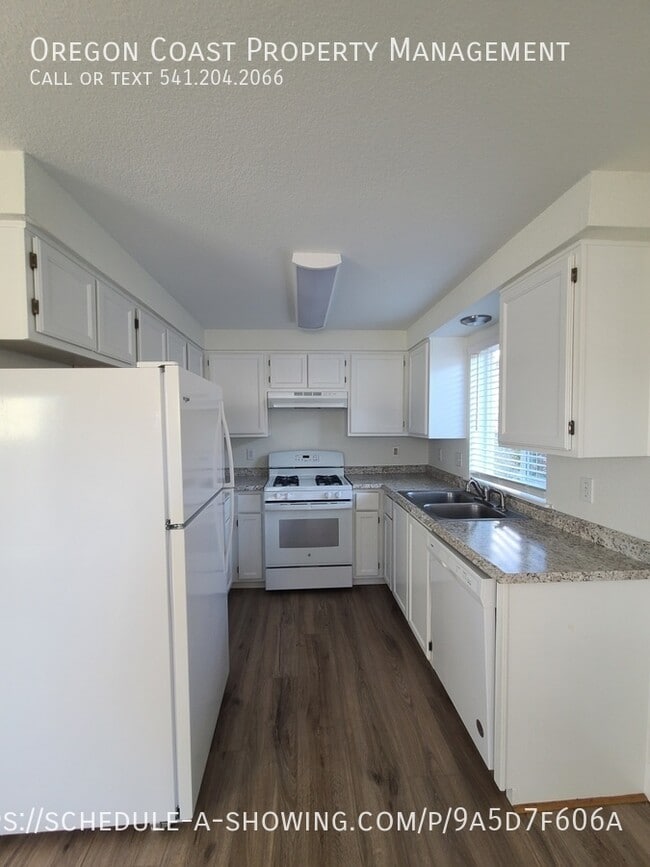 Photo - 1135 SE Oar Ave