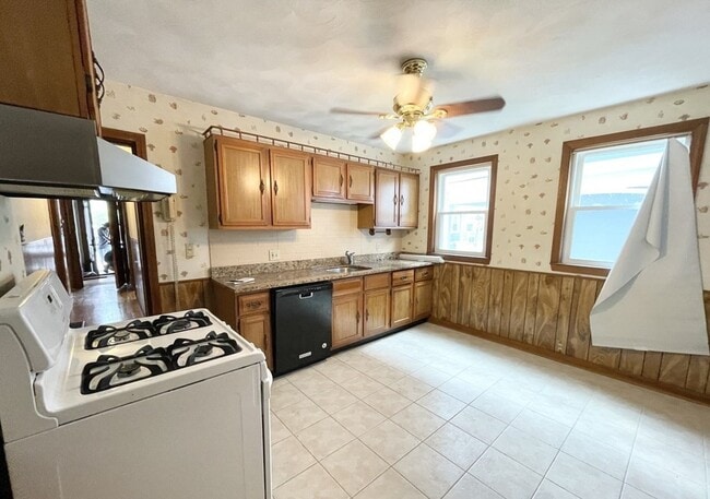 Photo - 72 Roseclair St Unit 1