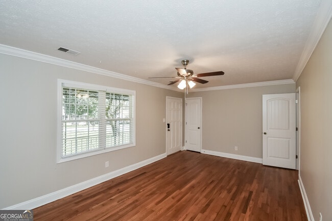 Photo - 8467 Fairview Dr