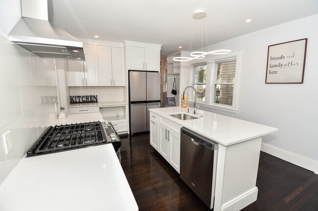 27 Wood St Unit 3