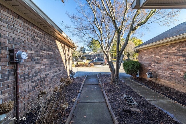 Photo - 136 Durwood Rd